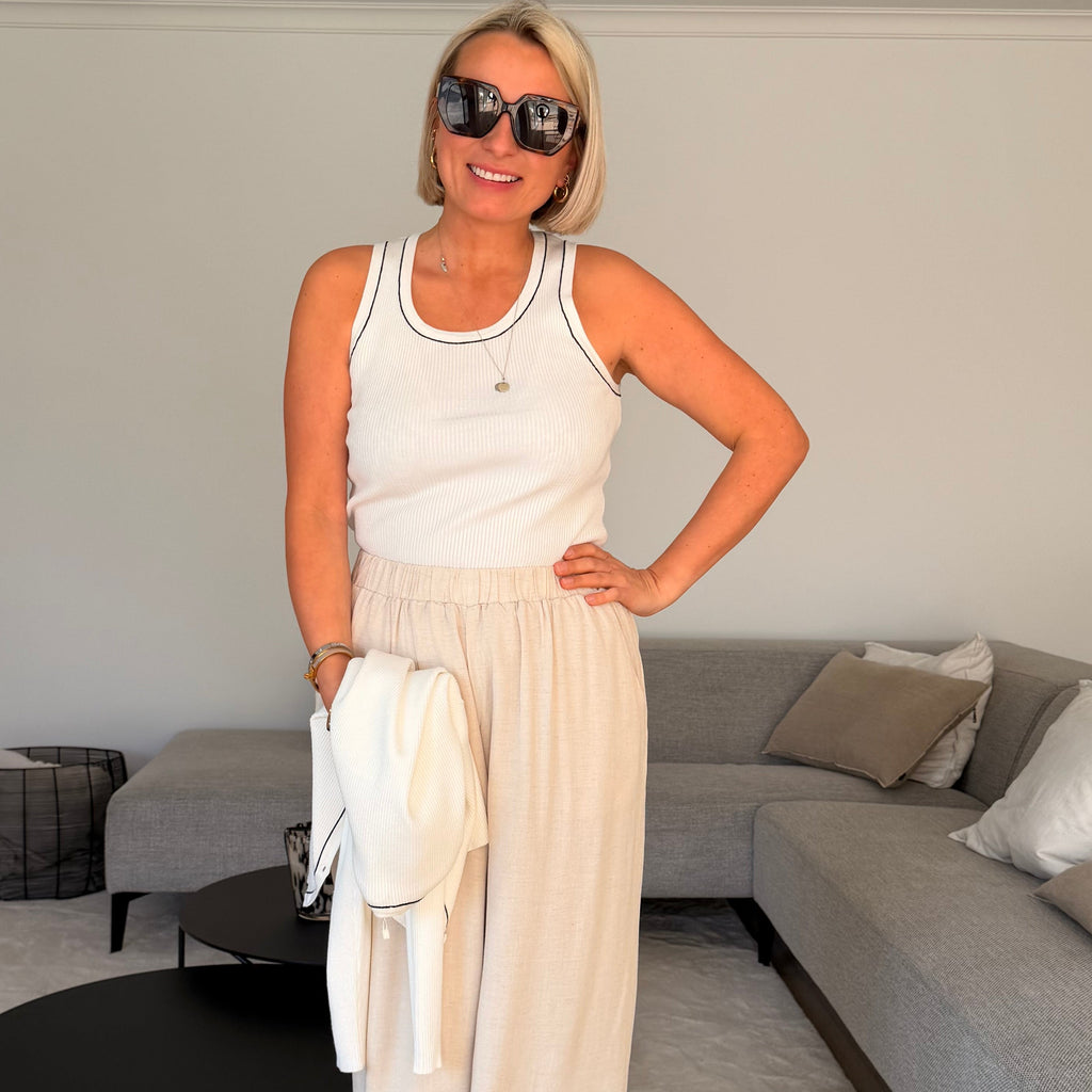 Ensemble femme chic – ensemble gilet et débardeur – ensemble blanc élégant – ensemble deux pièces femme – tenue minimaliste chic – ensemble été femme – look élégant femme