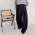Pantalon large bleu marine femme effet portefeuille – Marius