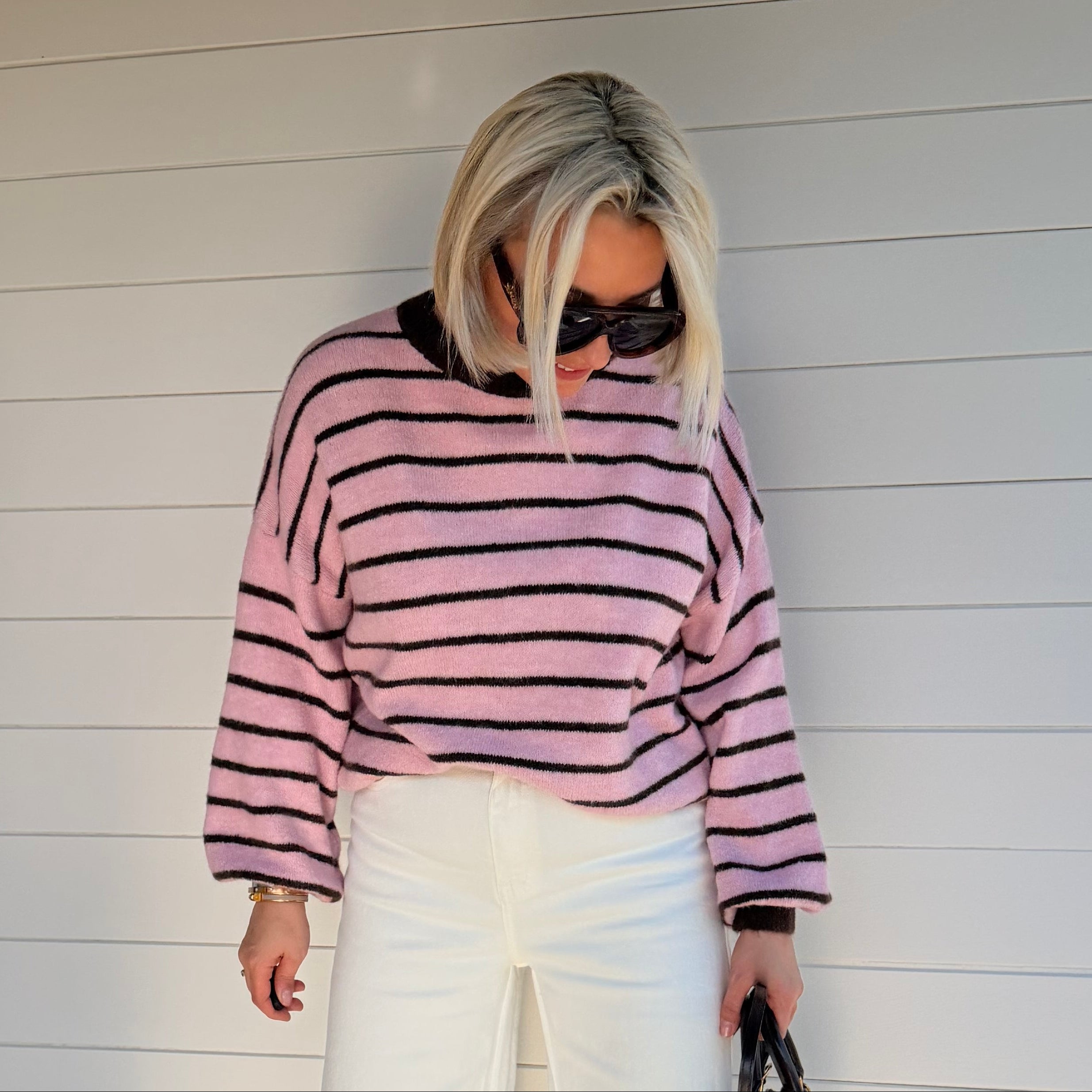 pull rose femme
pull rayé femme
pull oversize femme
pull tendance femme
pull casual chic
pull doux femme
look casual femme
pull mi-saison femme