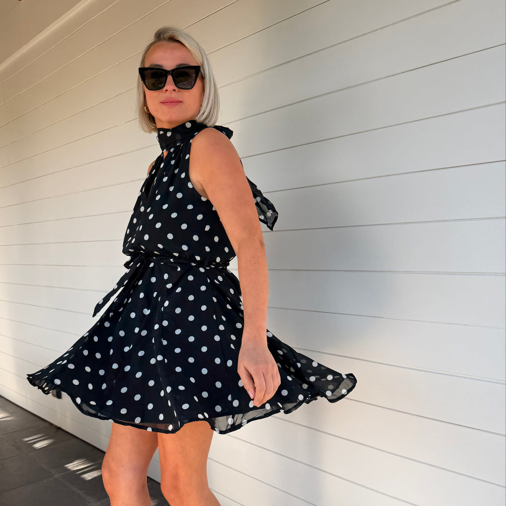 robe noire à pois femme
robe élégante femme
robe chic femme
robe courte femme
robe soirée femme
robe tendance femme