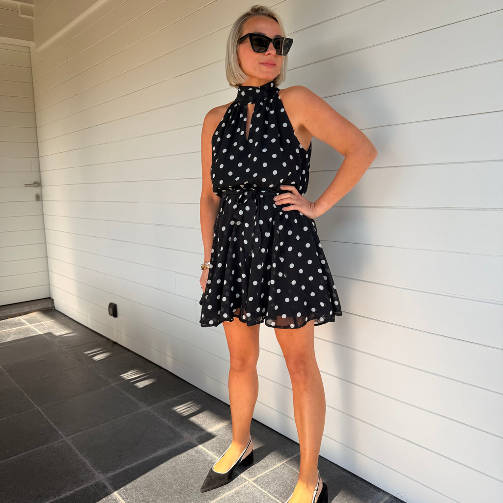 robe noire à pois femme
robe élégante femme
robe chic femme
robe courte femme
robe soirée femme
robe tendance femme