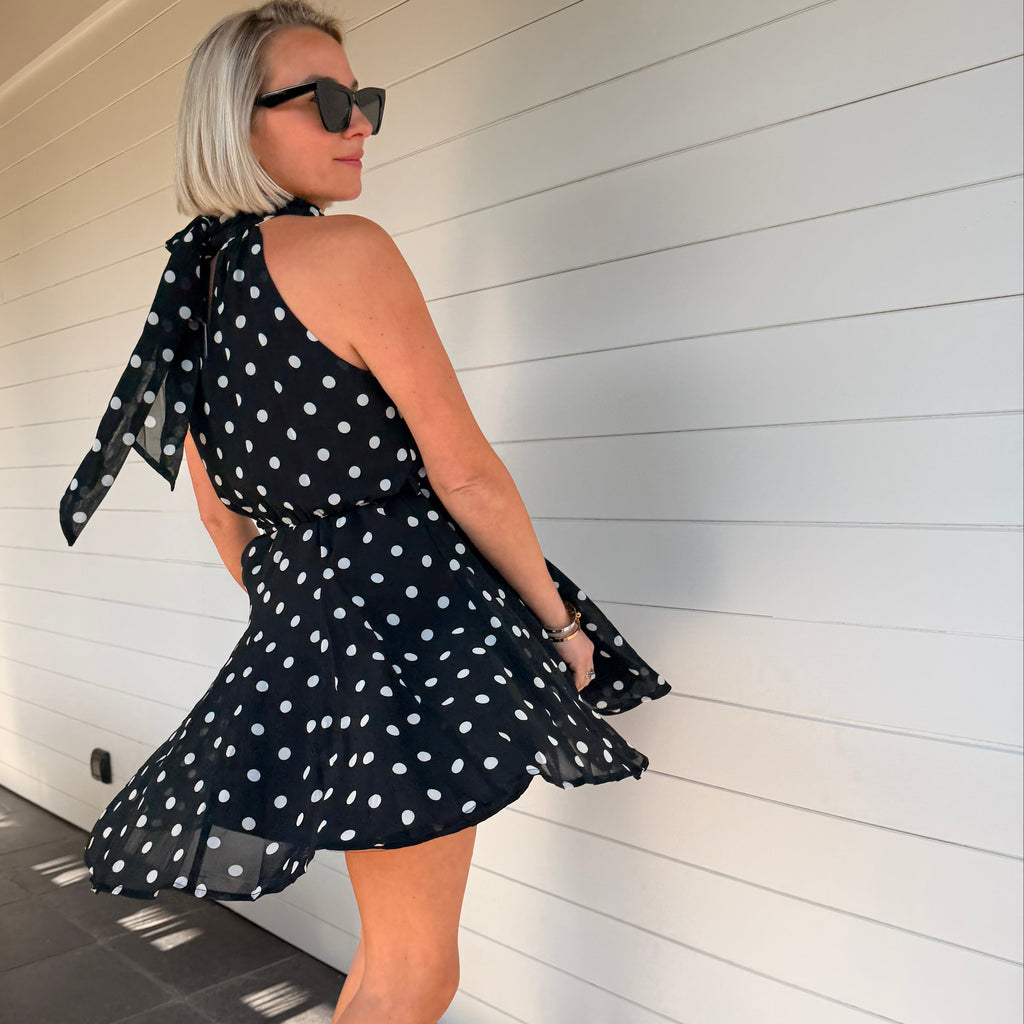 robe noire à pois femme
robe élégante femme
robe chic femme
robe courte femme
robe soirée femme
robe tendance femme