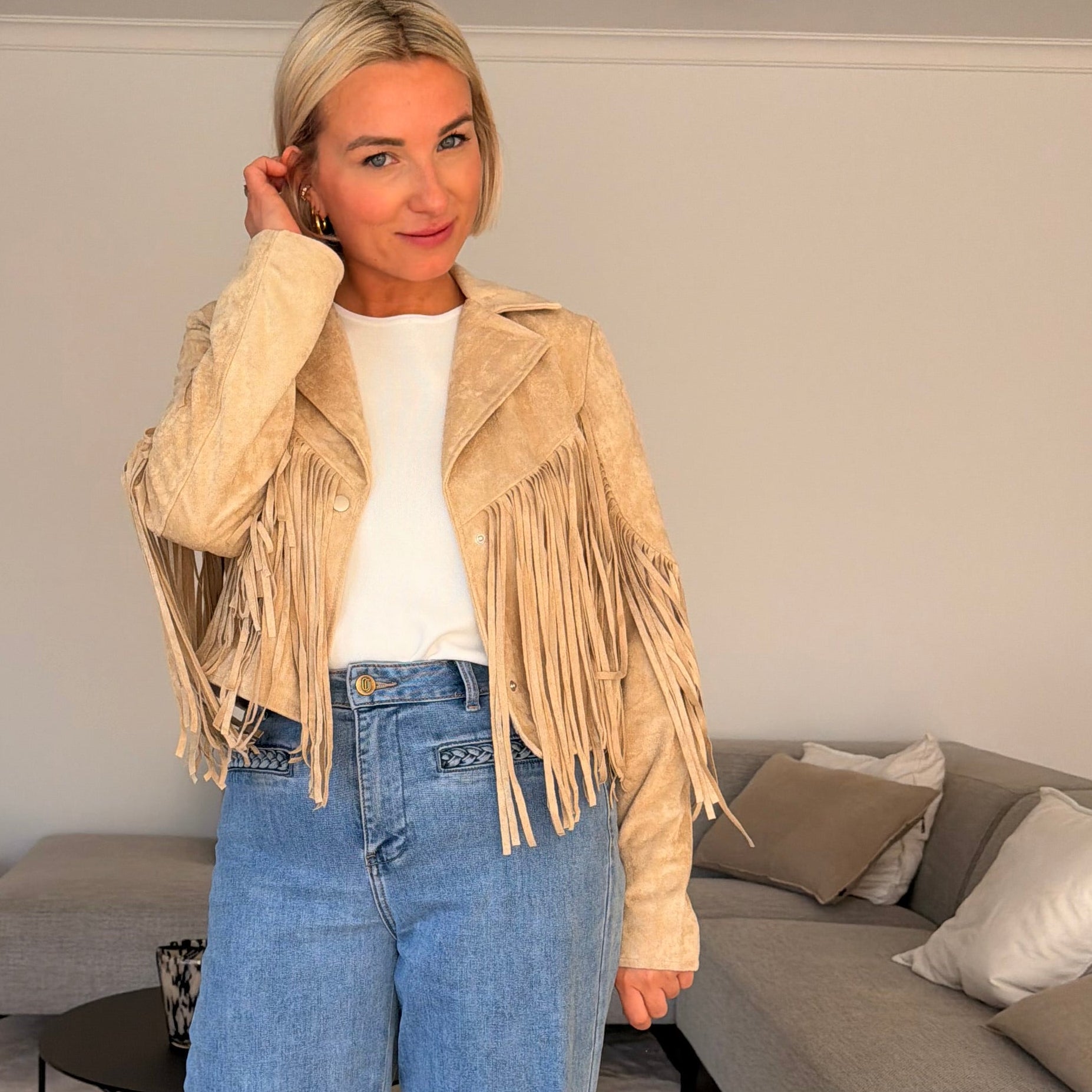 Veste daim femme – veste à franges – veste bohème chic – veste western femme – veste courte daim – veste tendance femme – veste mi-saison élégante