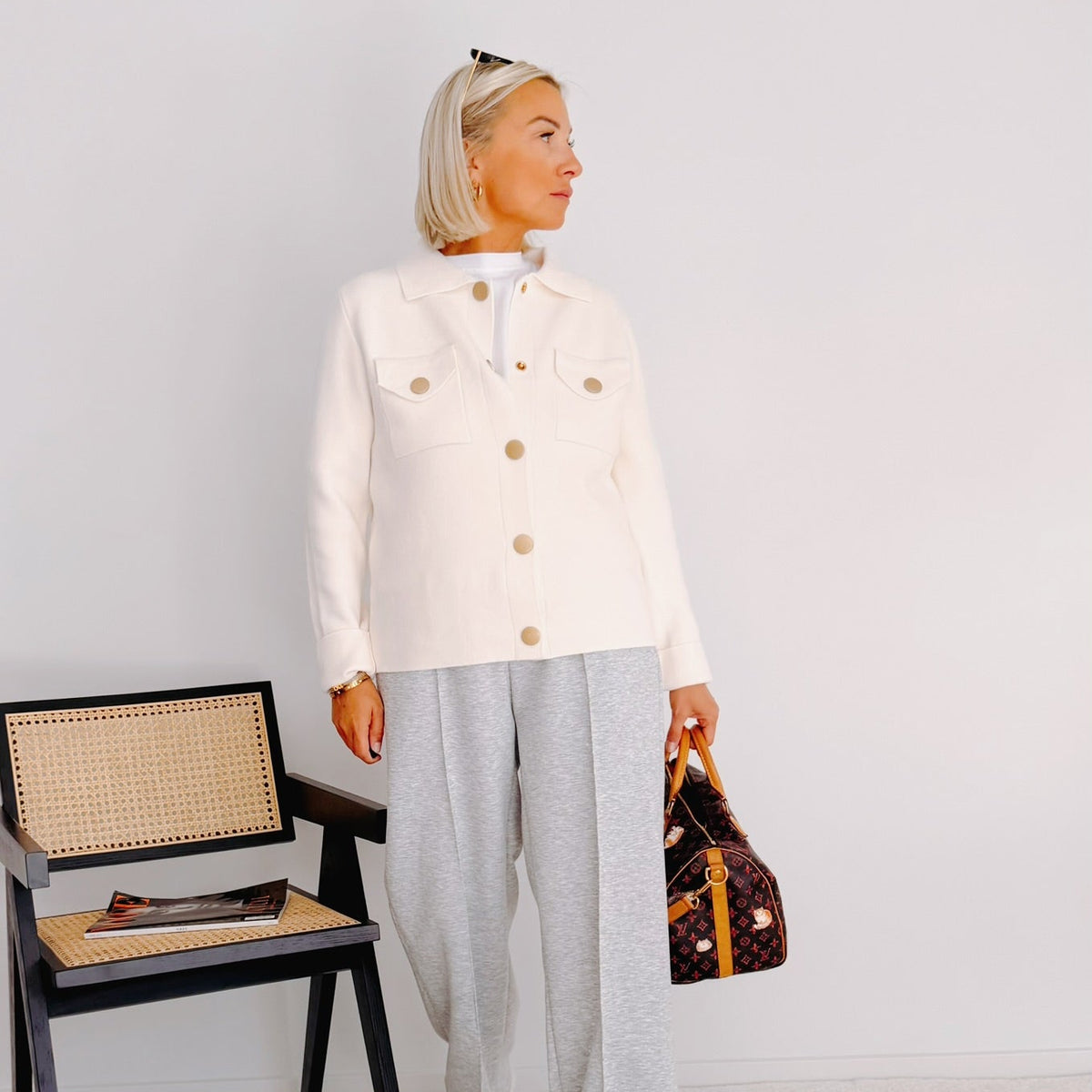 Gilet veste écru femme à boutons dorés – Lou