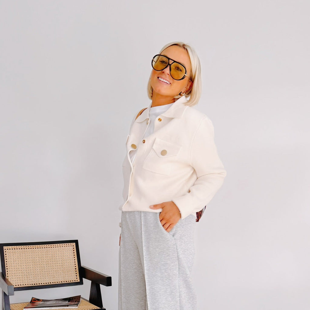 Gilet veste écru femme à boutons dorés – Lou
