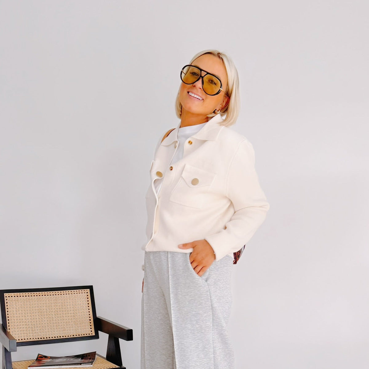 Gilet veste écru femme à boutons dorés – Lou
