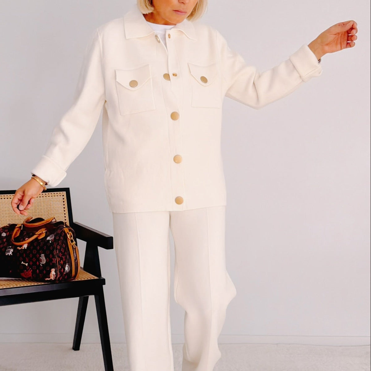 Gilet veste écru femme à boutons dorés – Lou
